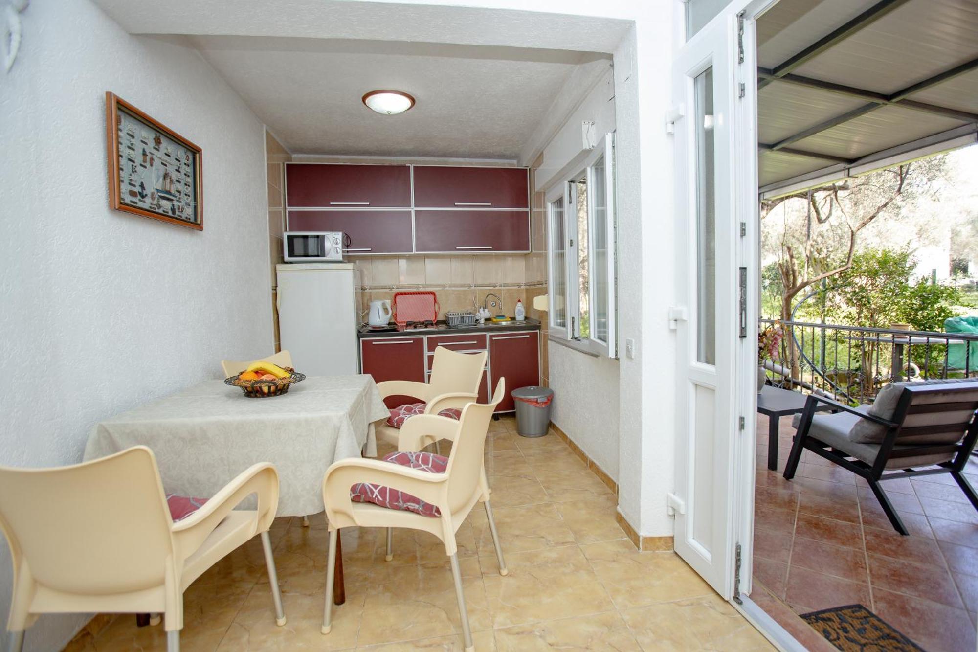 Apartments Oliva Utjeha Exterior photo